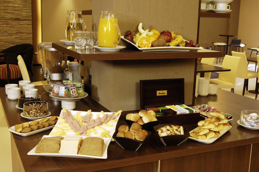 Land Plaza Hotel Bahia Blanca Ngoại thất bức ảnh